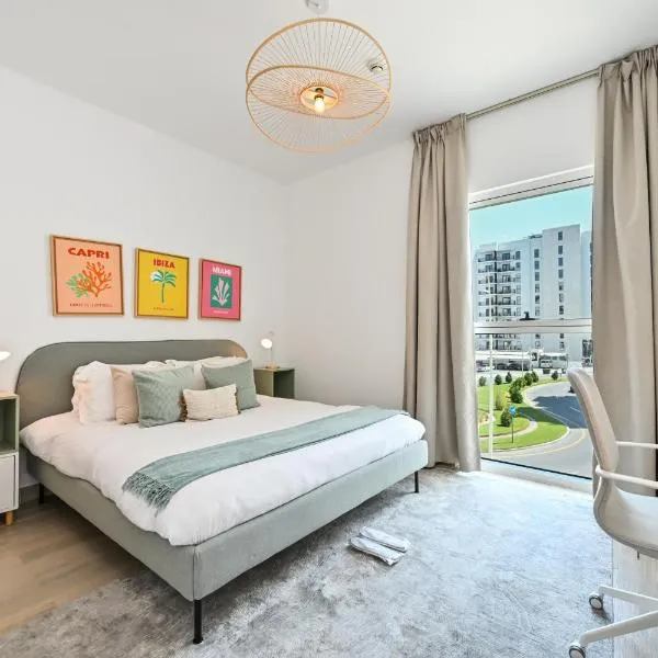 Yas Canal 2 Premium Apartment Near the Canal and F1、アブダビのホテル