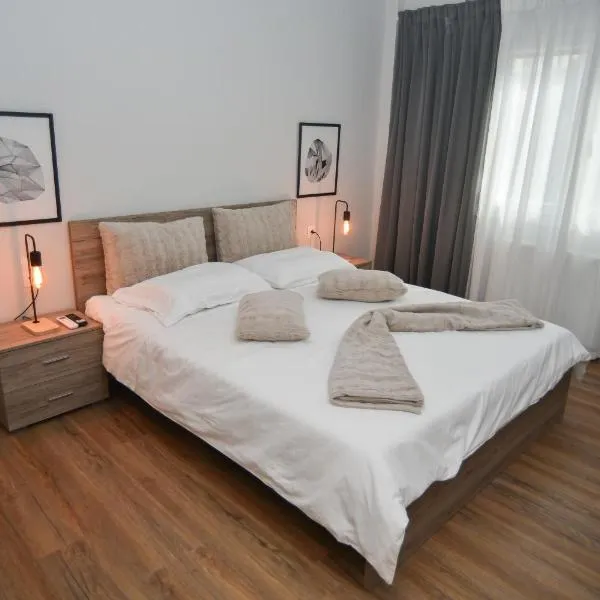 Black and white suites 2, hotel v Soluni