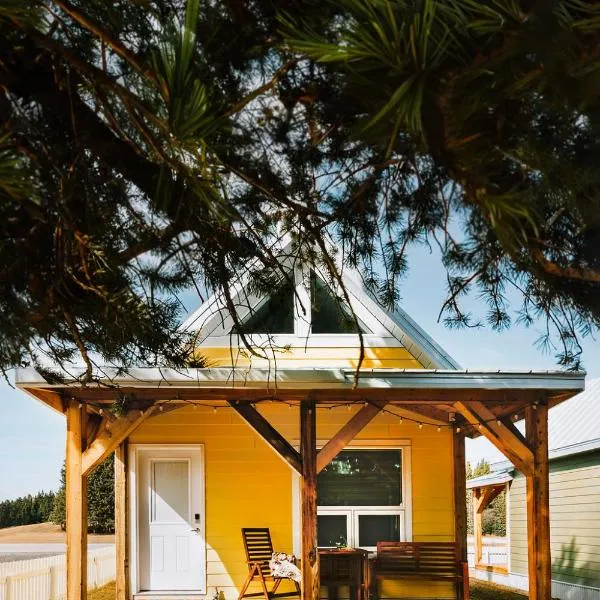 Abraham - Peaceful Tiny Cabin In Historic Nordegg, hotel en Nordegg