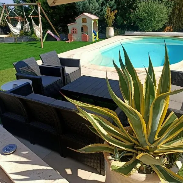Le Petit Cocon - Parking privé - Lyon Sud – hotel w mieście Vénissieux