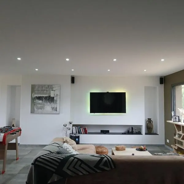 Nouveau villa T4 à Sotta entre mer et montagnes, hotell i Sotta