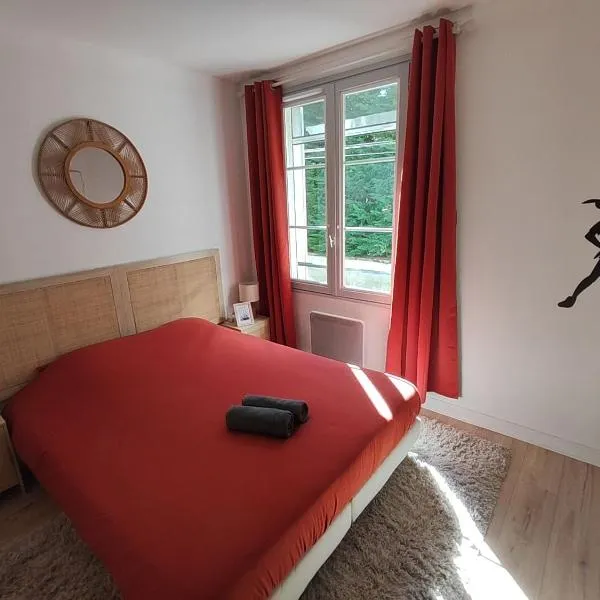 La Crécynette - near Disneyland and Parrot World, hotel v destinaci Crecy la Chapelle