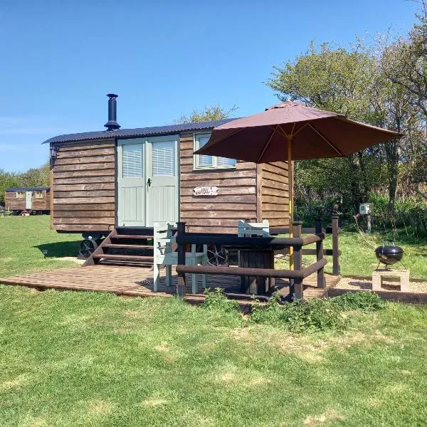 Under the Stars Shepherds Huts at Harbors Lake, hotel v destinaci Newchurch