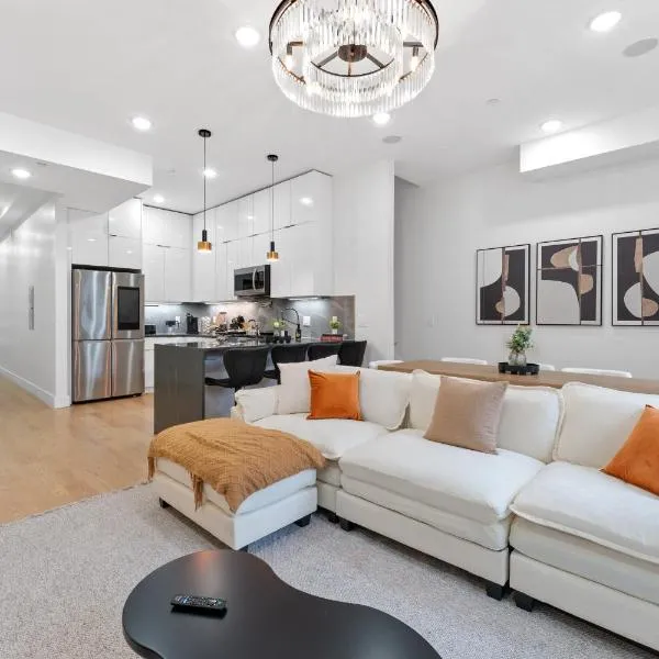 Luxury 3BR Backyard Oasis Close to NYC FirePit, hotell i Jersey City