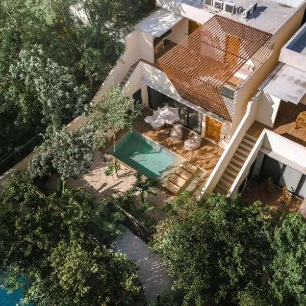 Bali 4BR Villa w Pool, Rooftop Jacuzzi and BBQ、トゥルムのホテル