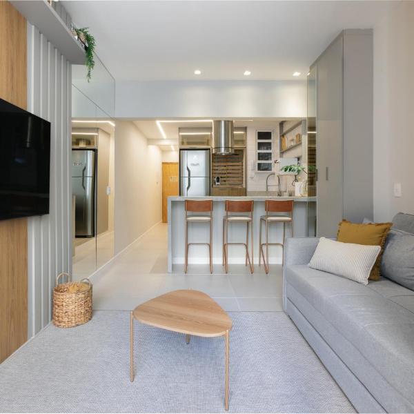 Modern renovated apt central in Copacabana