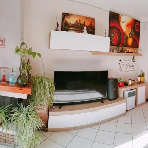 Vin's Apartment, hotel in Adro