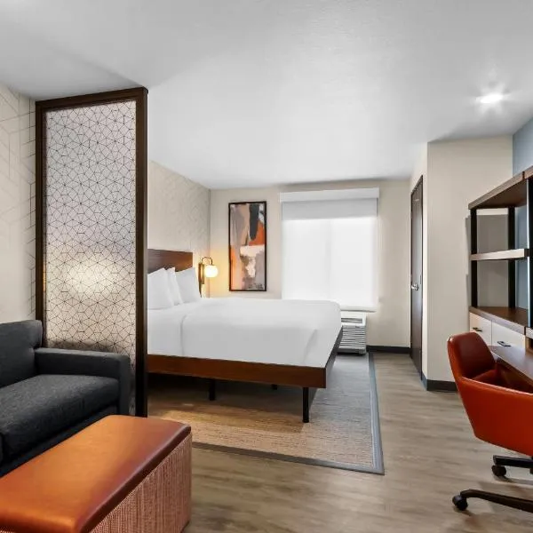 Everhome Suites Chandler Phoenix Fashion Center, hotel in Chandler