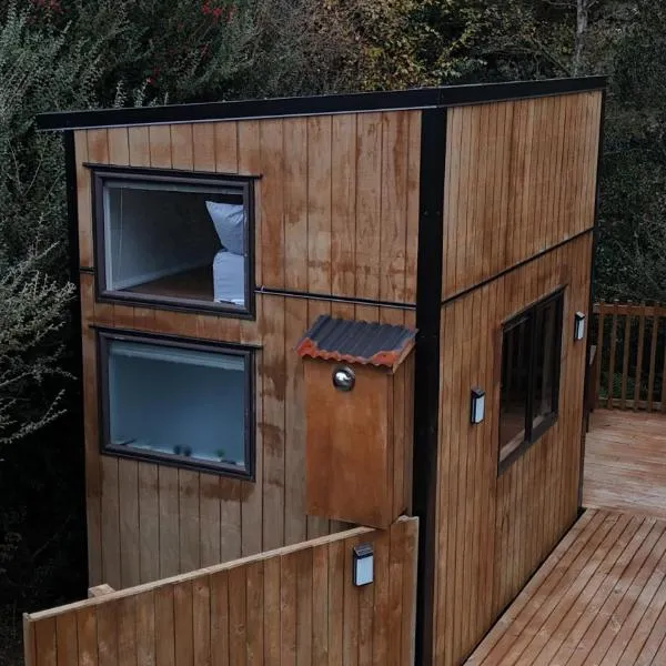 Tiny House in the Bush - a minute from town centre Ruapehu Unique Stays, hotel v destinaci Raetihi