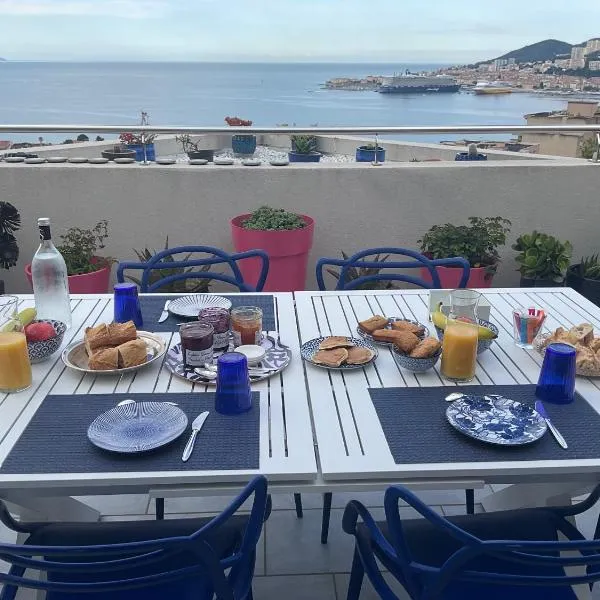 Suite avec 2 chambres d'hôtes pour 1 à 4 personnes avec terrasse, vue mer, parking privé, proche port et aéroport, petit déjeuner inclus, hotel v Ajacciu