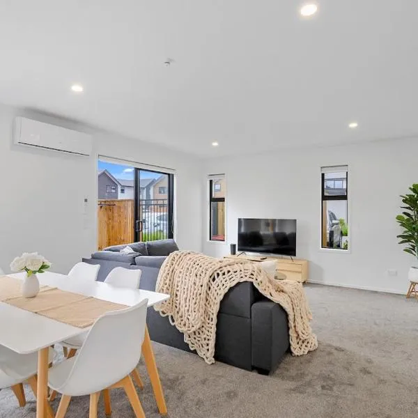 Stylish City Fringe 2 Bedroom House, hotel in Christchurch