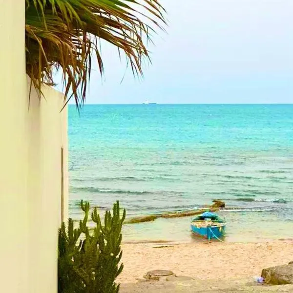 Duplex Pieds dans L'eau, hotel in Douar el Hafey