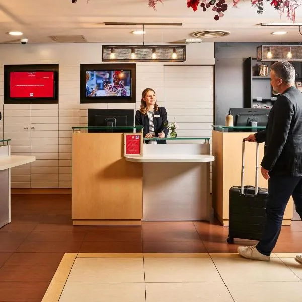 ibis Paris la Défense Esplanade, hotel v destinaci Courbevoie