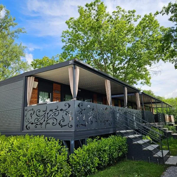 L&A Mobile House, hotel in Metlika