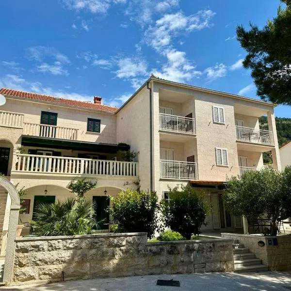 Apartments Villa Adria Bol, hotel v destinaci Bol