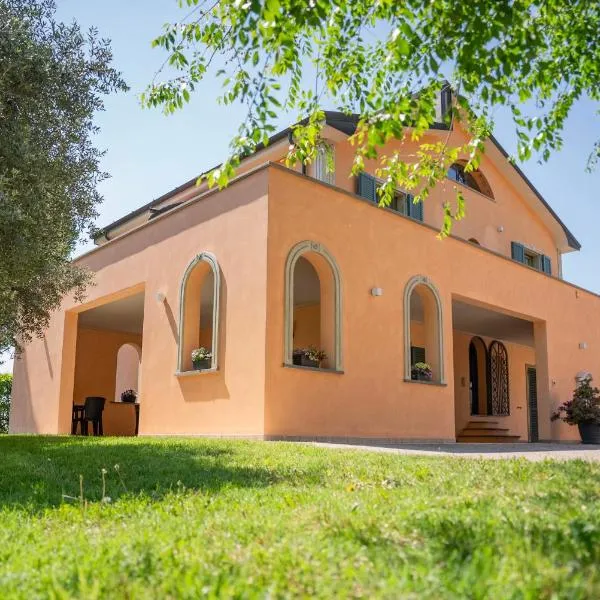 Villa Sun Kiss, hotel en Volta Mantovana