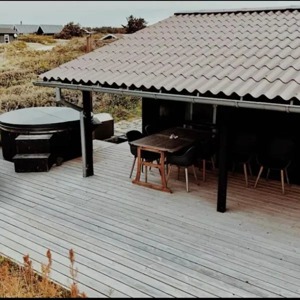 Sommerhus ved vestkysten, hotel in Løkken