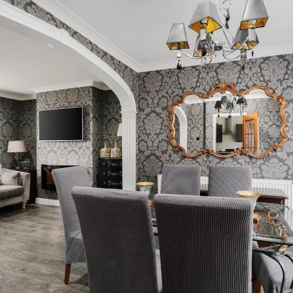 Homestay, hotel in Knowsley