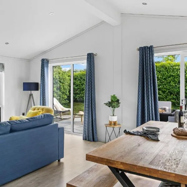 Bluebell Lodge, 29 Roadford Lake Lodges, hotel a Lifton