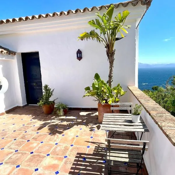 Bunker House, hotel in Algeciras