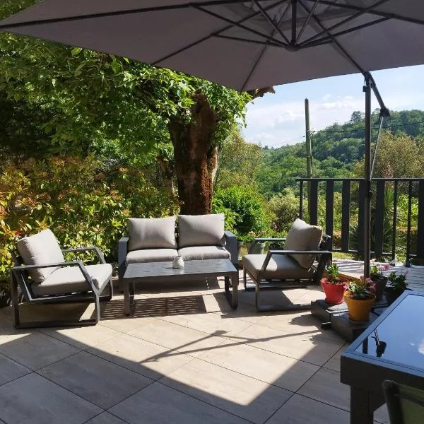 Séjournez au cœur du Périgord - La P'tite Maison, gîte de charme à Carlux, près de Sarlat, готель у місті Carlux