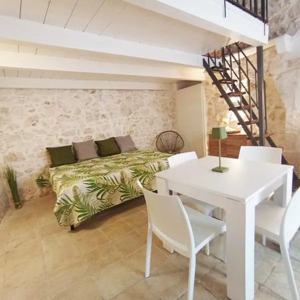 LA SALVIA guest house、オストゥーニのホテル