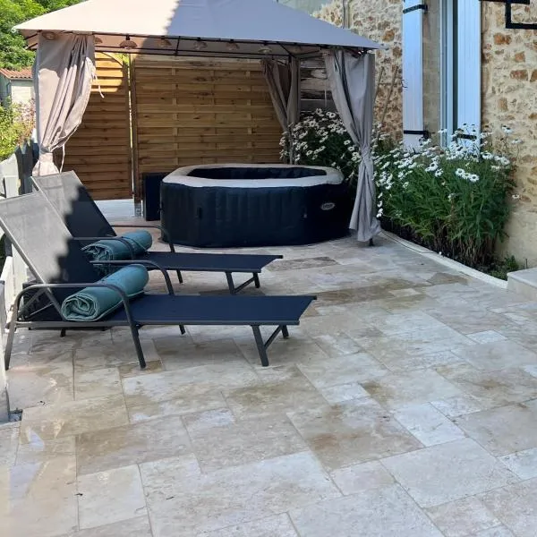 "Studio 131", spa, parking privé, Hotel in Sarlat-la-Canéda