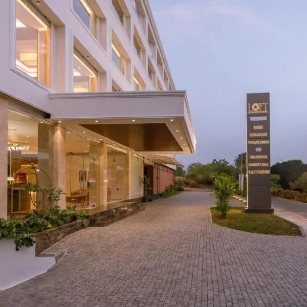 Loft Business Hotel, hotel v destinaci Kakkanad