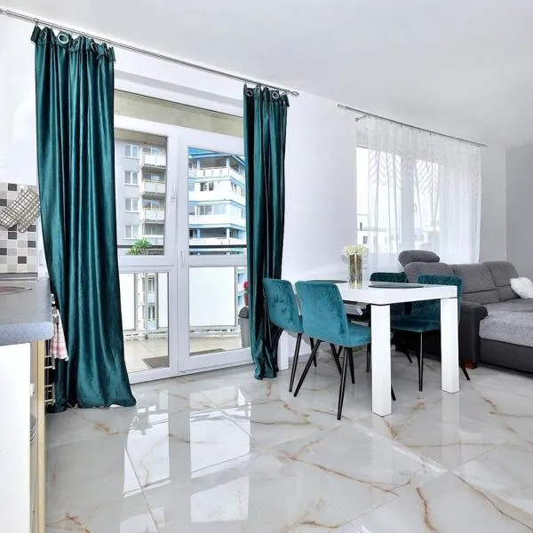 Emerald Marble Serenity Apartment, hotel in Bratislava