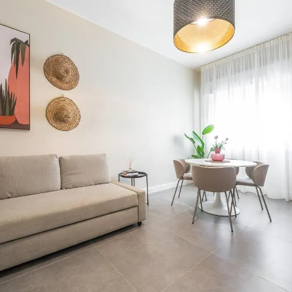 Corner Apartment via Italia, hotel v destinaci Quartu SantʼElena