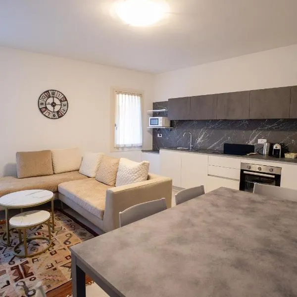 Novella Apartment, hotel in Chioggia