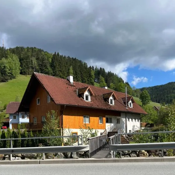 Haus Almblick, hotel v destinácii Gasen