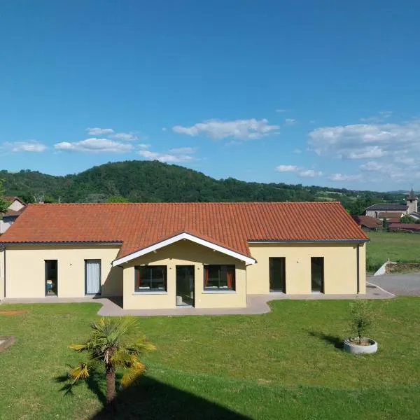 Logis Hôtel Restaurant Cruzel – hotel w mieście Maurs