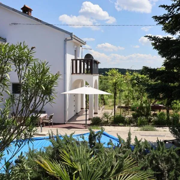Summer House - Adonis, hotel v destinaci Čitluk