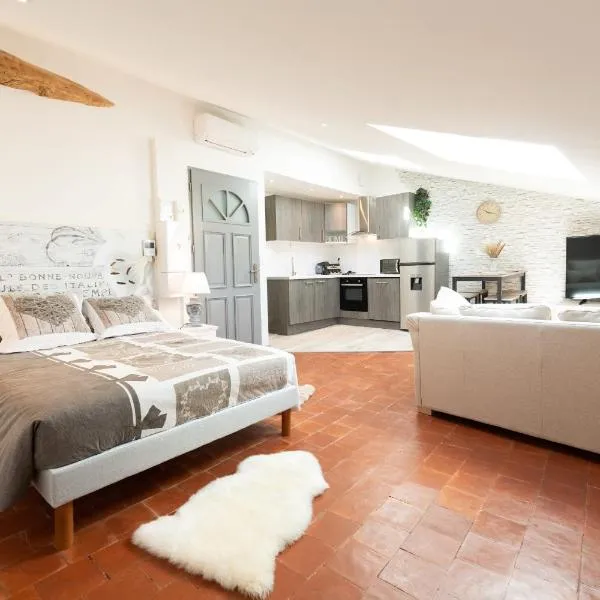 Le charme sous les toits classé 3 étoiles, hotel v destinaci Riez