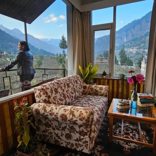 Resort Apple Flower by Rohtang Family Hotels- Balcony & Mountain View, Near Mall Road, Personal Parking, hotel v destinaci Manāli