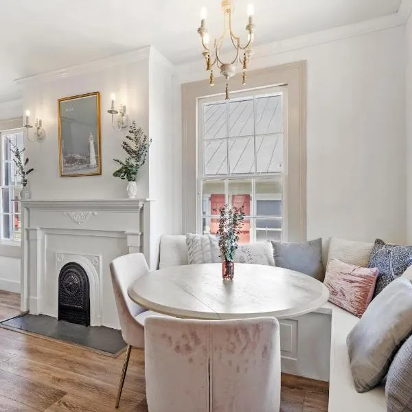 Old Spanish House Suite C Sophisticated Retreat, hôtel à Biloxi