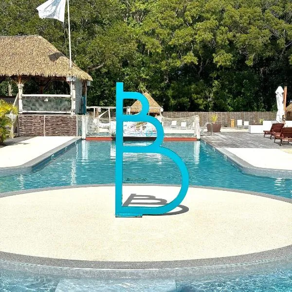 La Ruche de Maïa - BLUE DREAM BEACH - Piscine - Jardin - Plage、Grand-Bourgのホテル