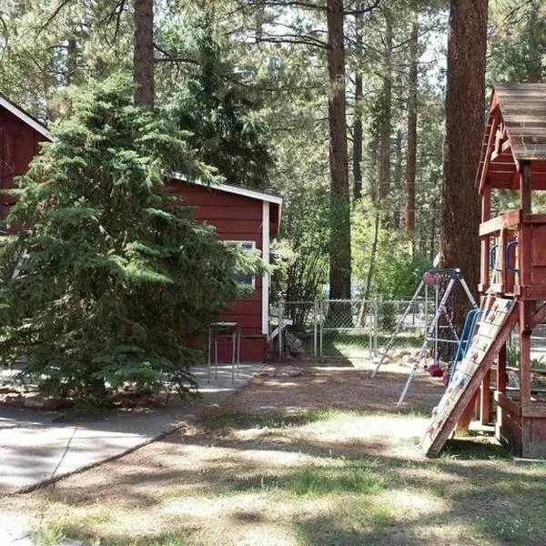 Green Cabin in Big Bear Lake 3 bdr Pets Friendly, hotel v destinaci Big Bear City