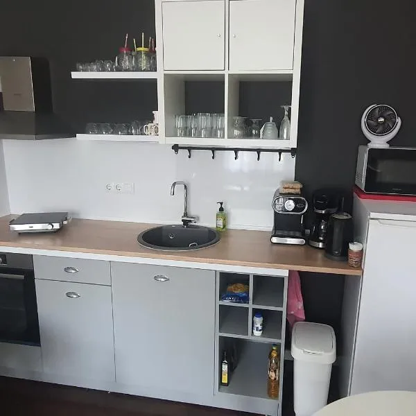 AT Home, hotel v destinaci Burgas City