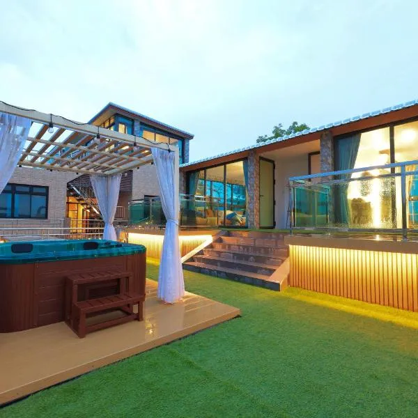 Phu Plearn Ta Pool Villas Khaoyai, hotel v destinaci Ban Bung Toei