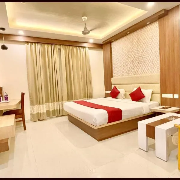 HOTEL KUVER # PALACE Near Sea Beach - Jagannath temple - Restaurant and Lift Facilities - Fully Air Conditioning Hotel - A Top Rated Hotel, hotel v destinaci Purí