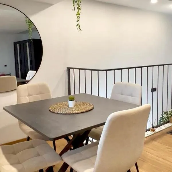 Elegante Loft a Marina di Carrara Free Park Wi-Fi AC, hotel v destinaci Marina di Carrara