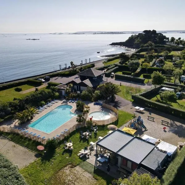 Camping Baie de Saint Pol, hotel v destinaci Saint-Pol-de-Léon
