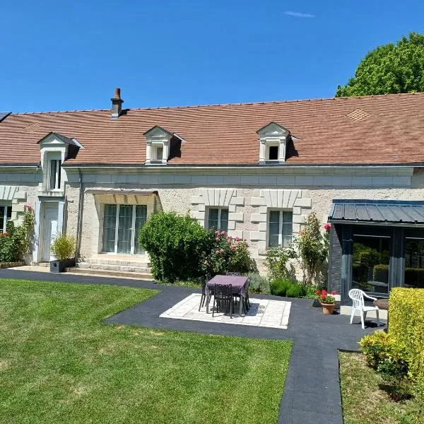 Sur La Route Des Châteaux, hotel v destinaci Thenay