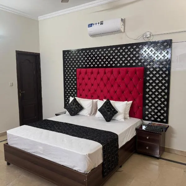 Shaheen Palace Hotel Gulberg, hótel í Lahore