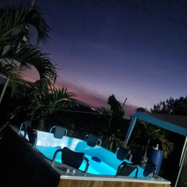 Finca cuatro orquídeas, hotel in La Mesa