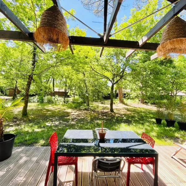 Jolie maison au cœur de la Marina Talaris Lacanau – hotel w mieście Lacanau