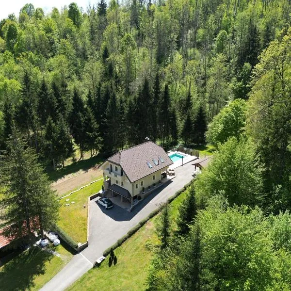 Villa Tin & Koča Tin - Nature, Water and Peace, hotel u gradu Prestranek