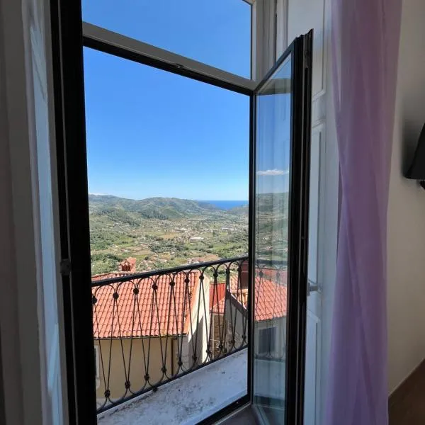 Antares Rooms, hotel Castellabatéban